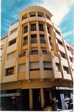 <div class=lightGallery-captions><p>Edificio Patrimonio Mutua de Ceuta-Smat y sede Central desde 1934 hasta el año 2003</p><p>Instalaciones de Mutua de Ceuta situado en el edificio patrimonio en calle Real, 63 de Ceuta.</p><h4>Material cedido por 115 - CESMA</h4><span>1934-2003</span></div>